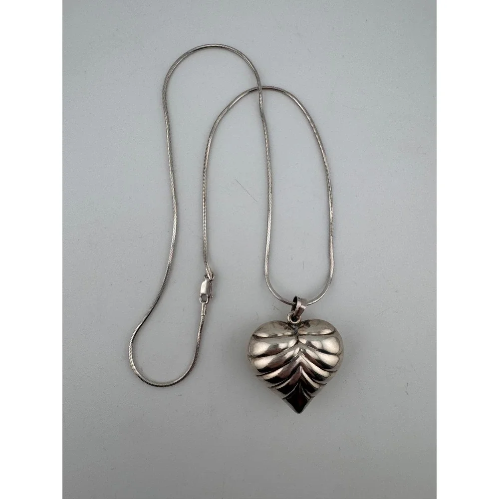 Sterling Silver Heart Pendant Necklace Snake Chain Marked 925 Italy - Picture 1 of 7